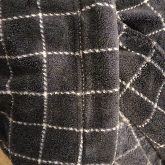 Men's Tommy Hilfiger Robe w/ attached belt - blue w/ white graph paper design - Picture 3 of 4